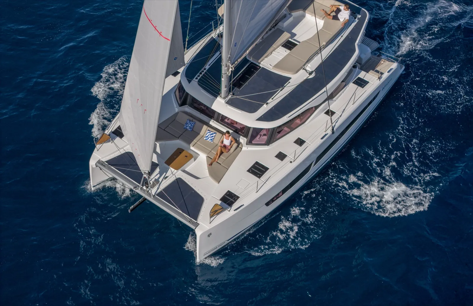 Fountaine Pajot Katamaran 44 unter Segeln